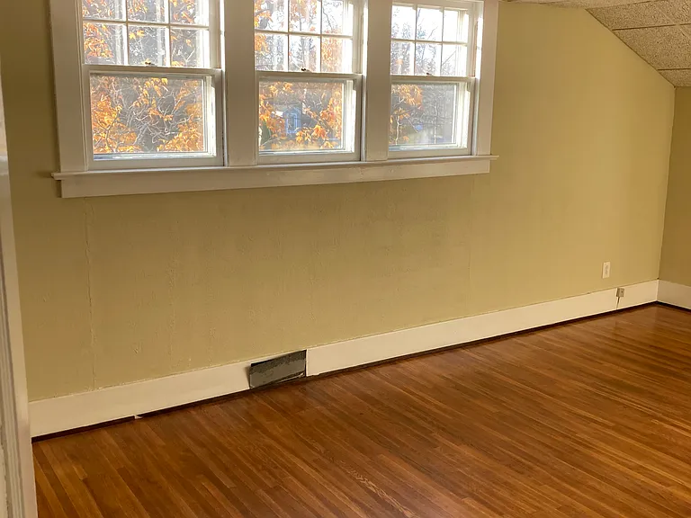 128 Bonesteel St — Photo 11