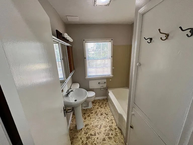1710 Laramie St — Photo 10
