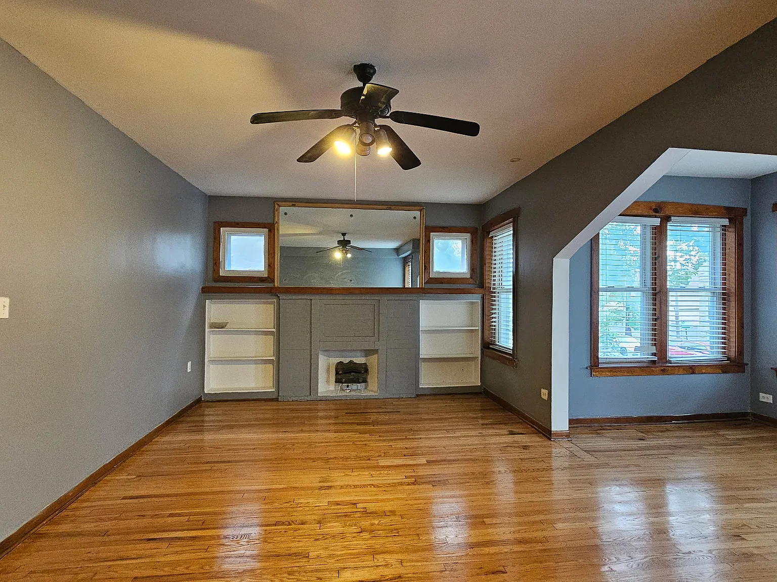 3 bed, 1.5 bath, $2,000 — Photo 3