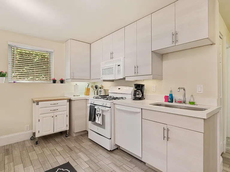 2615 California St — Photo 10