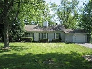 525 Hazelwood Ln photo 1