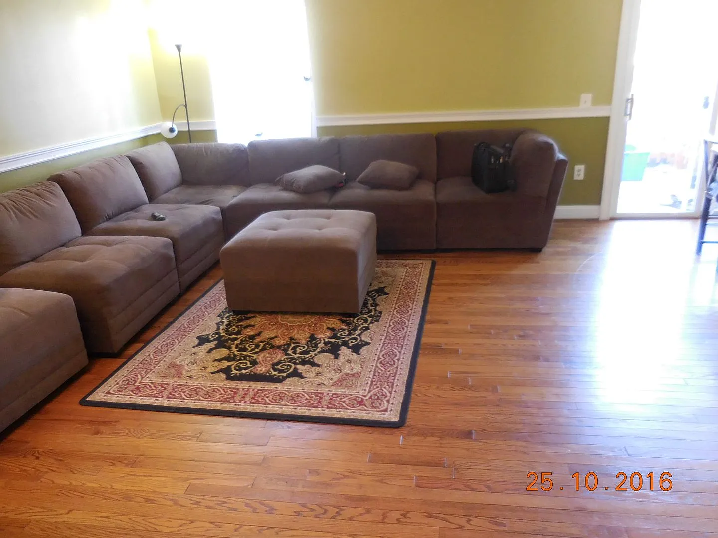 Leesburg Townhouse with Amenities — Photo 4