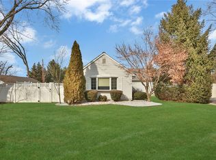 83 Dustman Ln, Bardonia, NY 10954