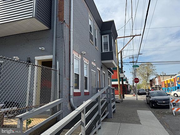 3rd image of 5000 Parrish St