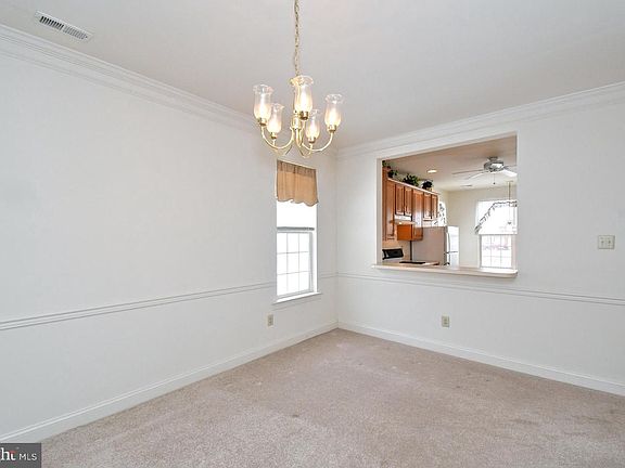 3rd image of 425 Ruth Ct