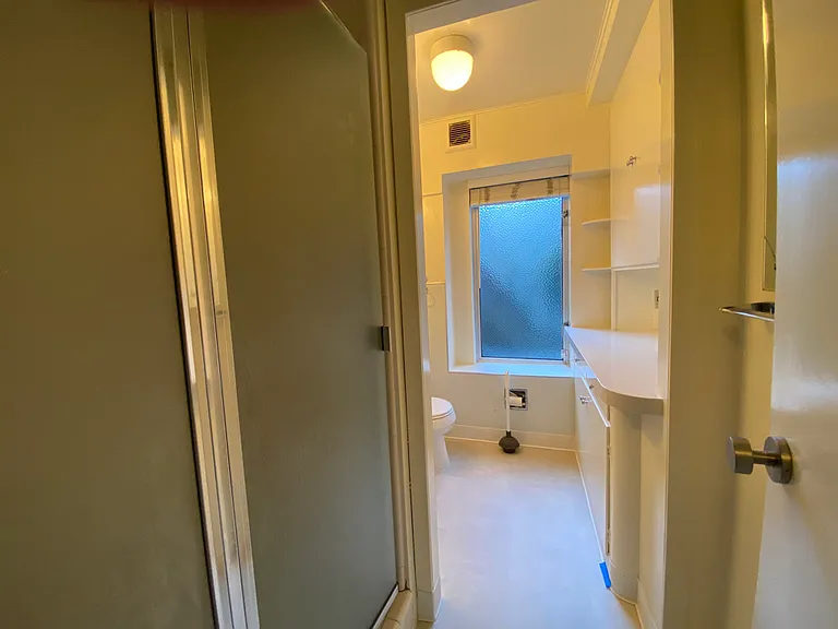 2523 Leavenworth St — Photo 18