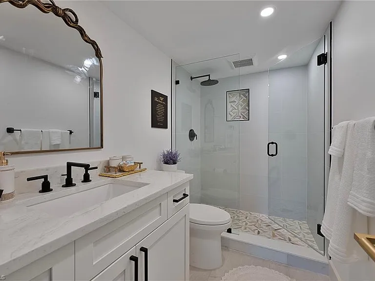 1950 Gulf Shore Blvd N #107 — Photo 12