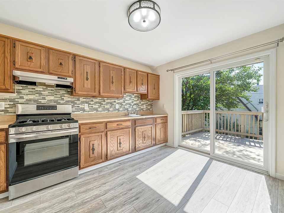 1st image of 374 Avenue C