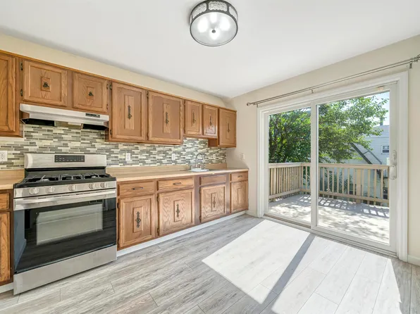 374 Avenue C, Bayonne, NJ 07002
