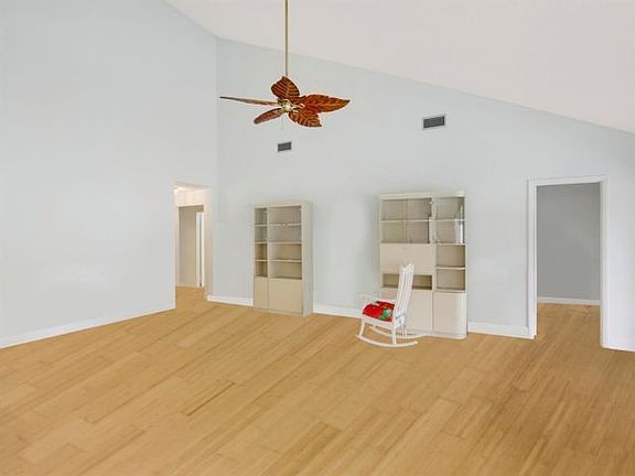 3rd image of 111 Seashore Dr