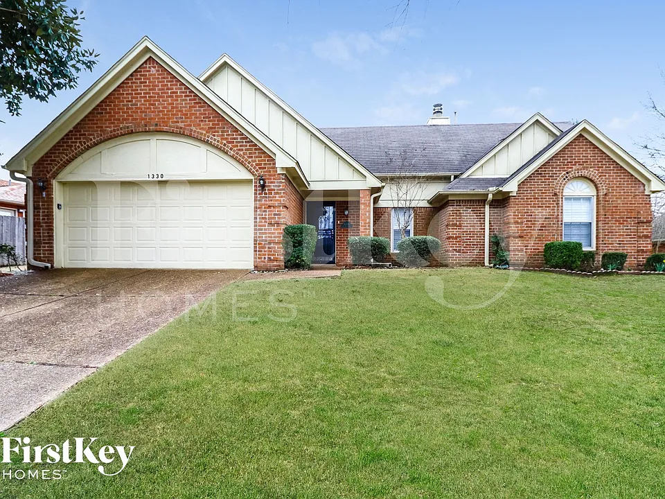 1330 Fox Trace Dr