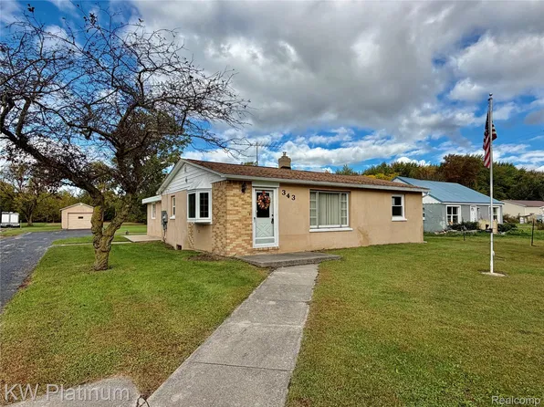 343 Pickford Rd, Kimball, MI 48074