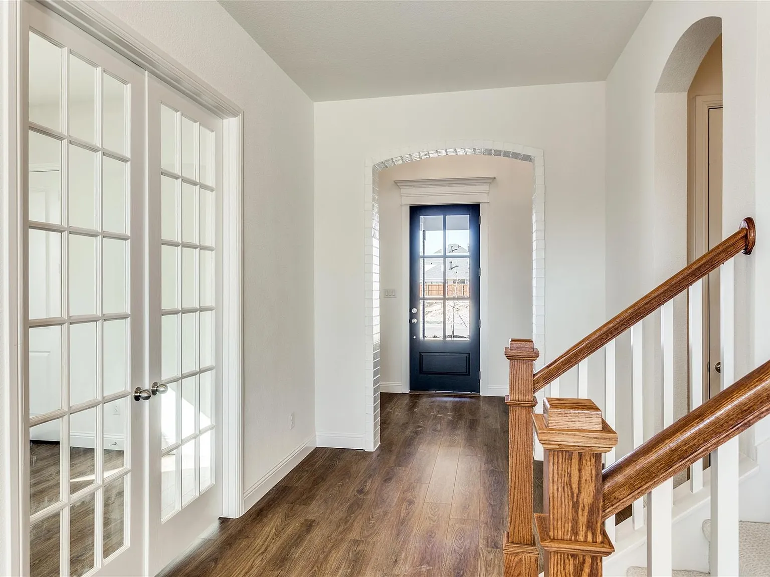 4 bed, 2850 sqft, $4,200 — Photo 3