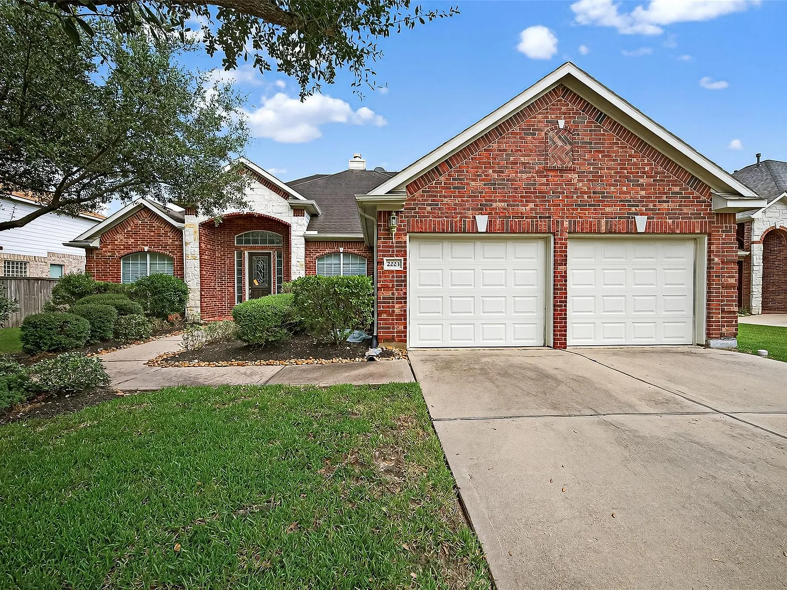 4 bed, 2.5 bath, 3051 sqft, $2,900 — Photo 2