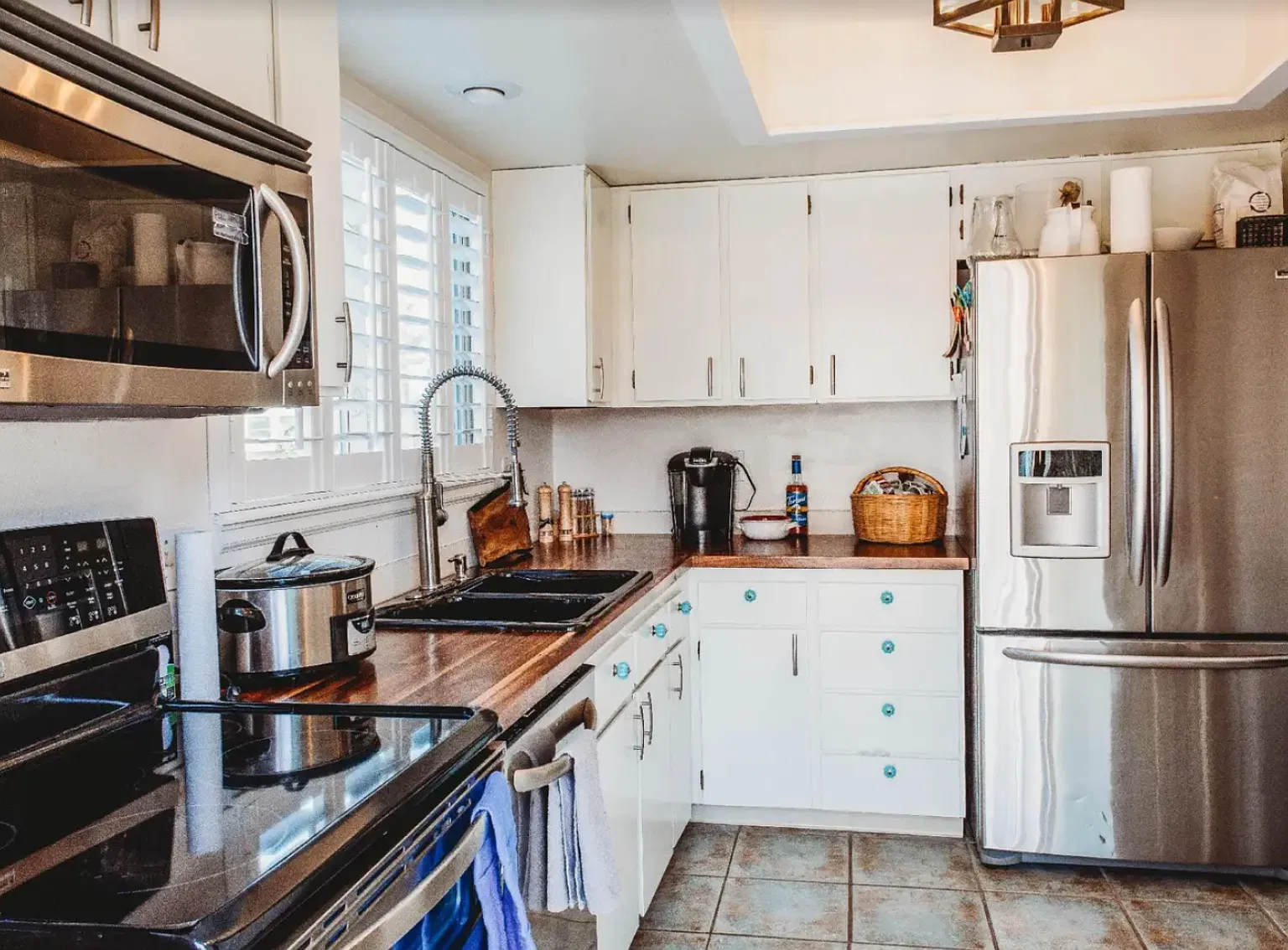 4 bed, 3.5 bath, 2330 sqft, $3,950 — Photo 4