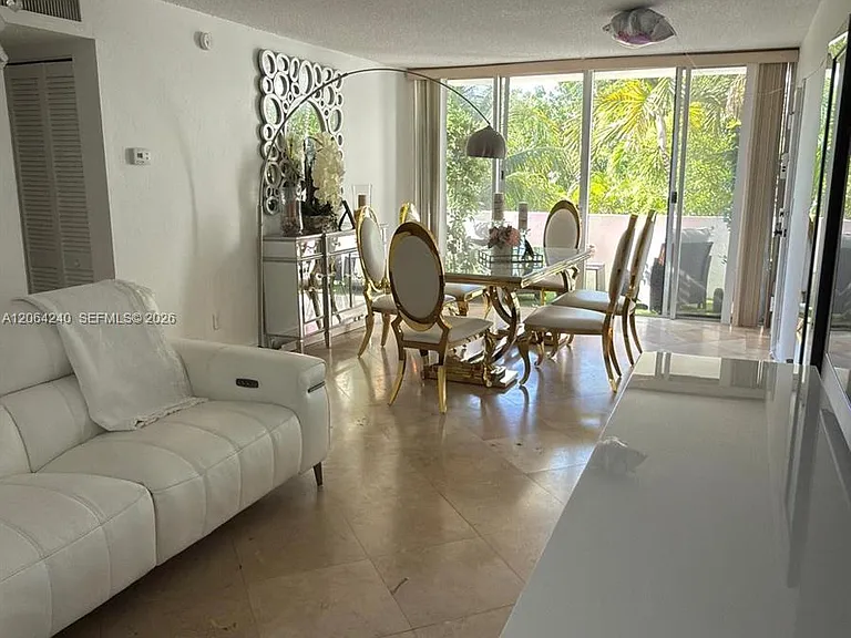 2160 SW 16th Ave #320 — Photo 2