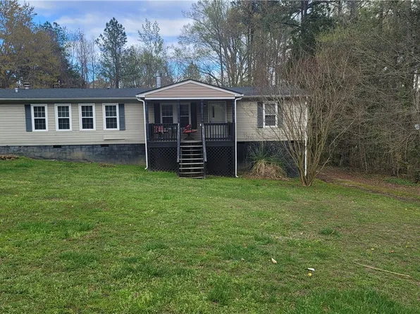 420 Courthouse Rd, Blackstone, VA 23824