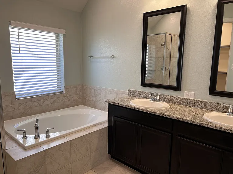 10215 High Noon Dr — Photo 24