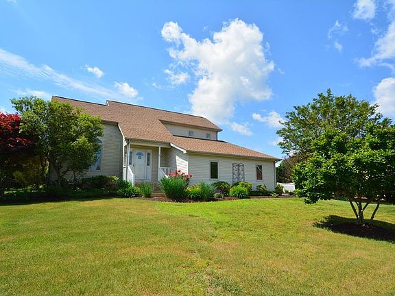 2nd image of 49 Glade Cir E