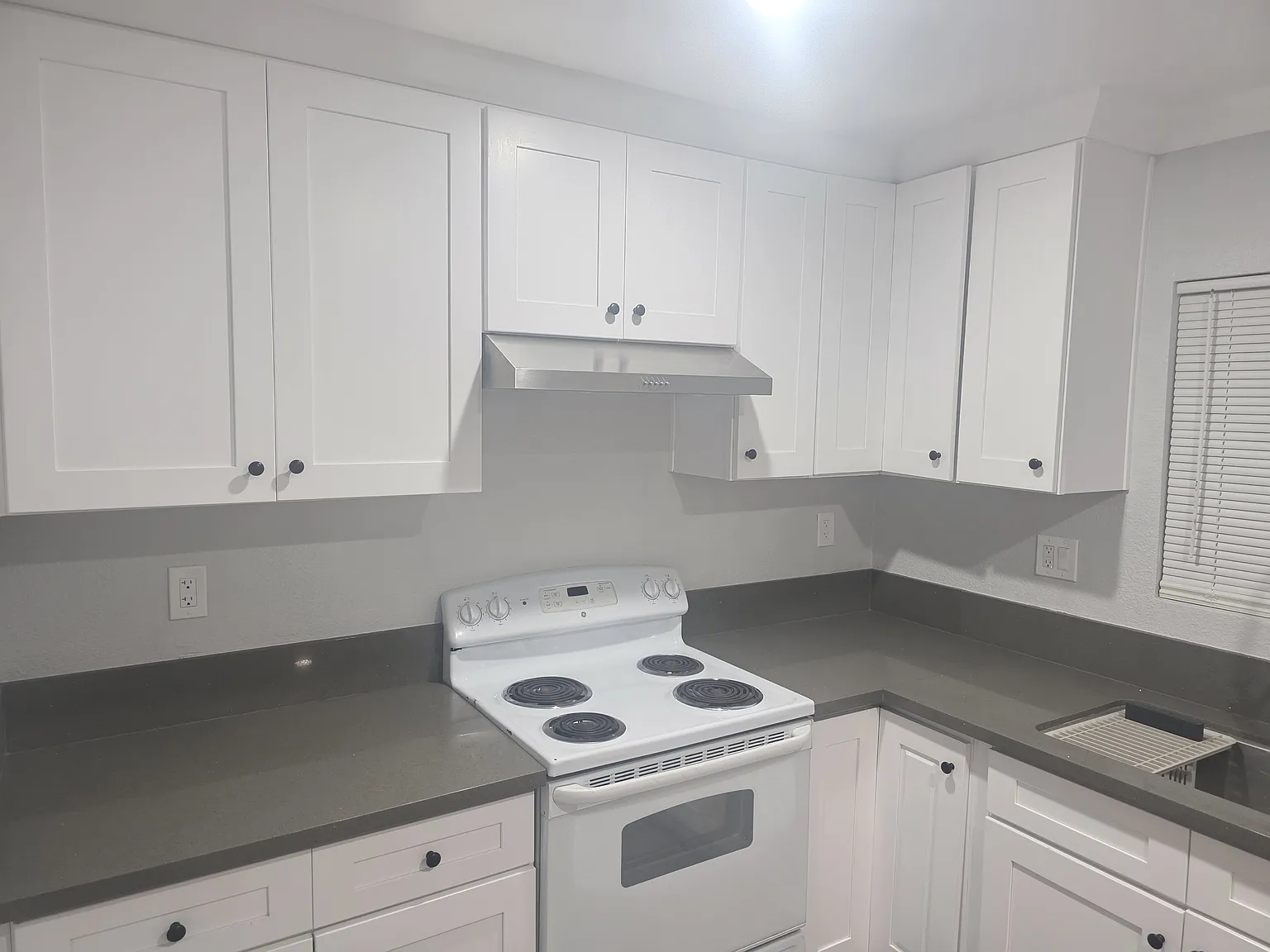 2 bed, 800 sqft, $2,299 — Photo 2