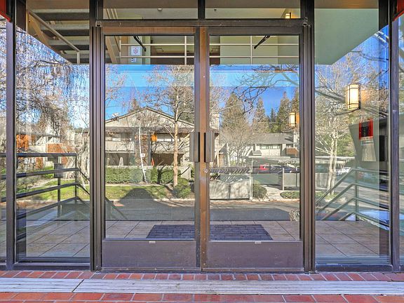 4th image of 1660 La Terrace Cir