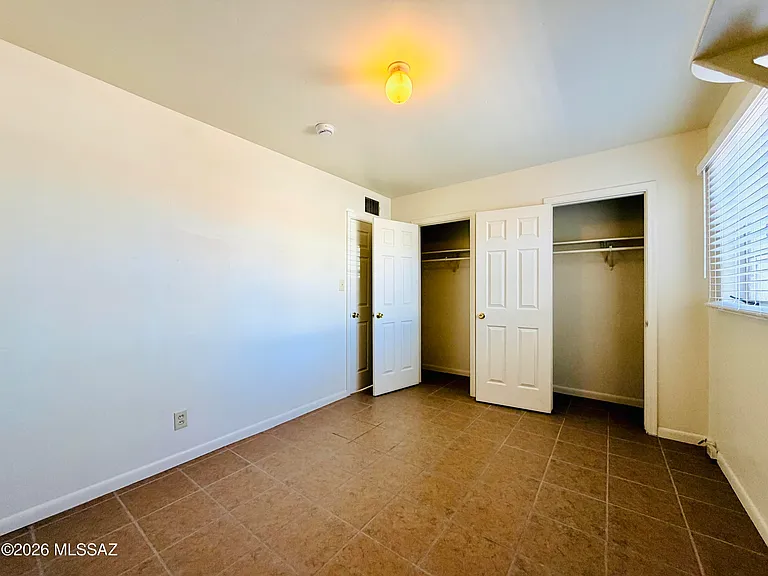 4502 E 18th St — Photo 12
