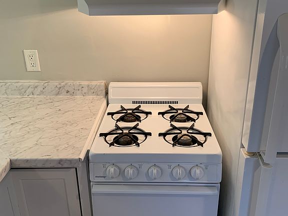 4th image of 1126 Bexley St #C