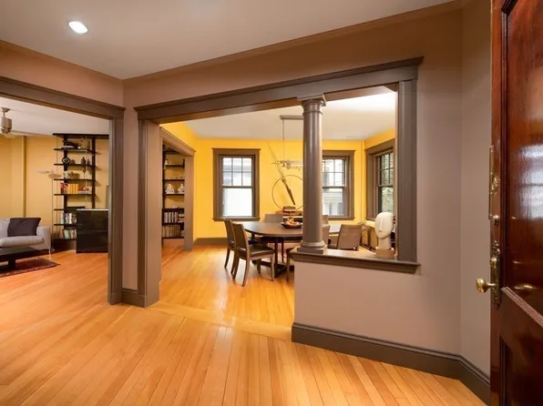 31 Linnaean St Unit 2, Cambridge, MA 02138