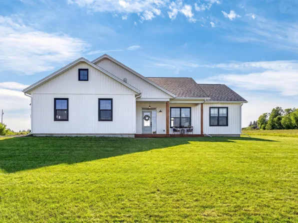 329 Macinnis Rd, Winsloe North, PE C1E 0R2