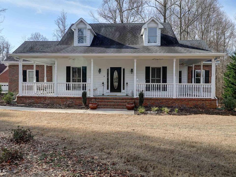 1st image of 10 Allie Dr