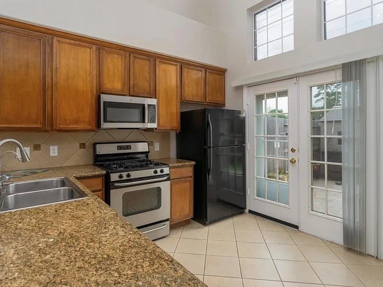 1408 S Friendswood Dr #205 — Photo 14