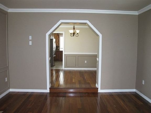 3rd image of 713 Lupine Dr S
