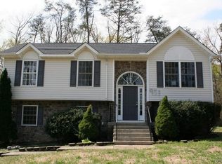 949 Swan Ln, Ruther Glen, VA 22546