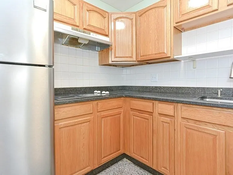 46 Adams St #C7 — Photo 5