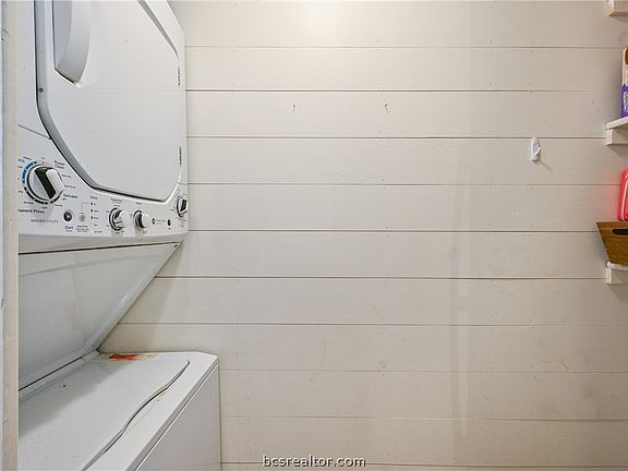 5th image of 1107 Verde Dr APT 12