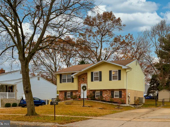 6422 Golden Oak Dr, Linthicum, MD 21090