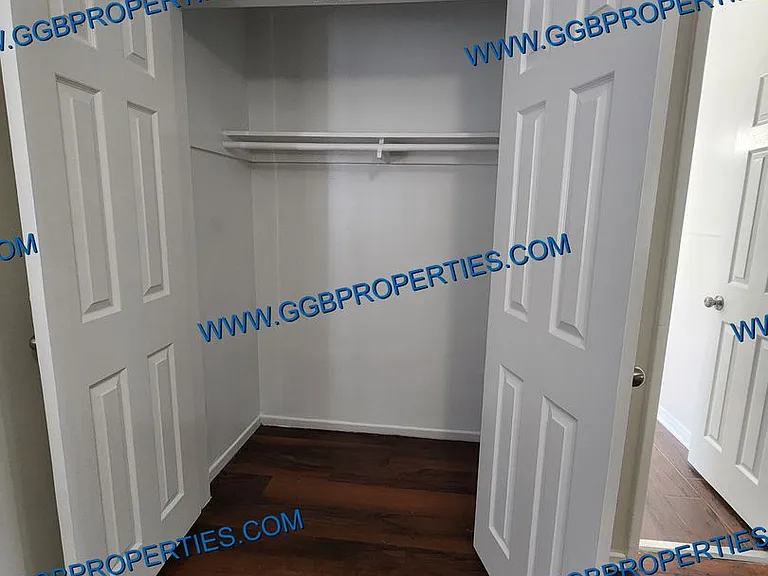 1050 E Harding St — Photo 12
