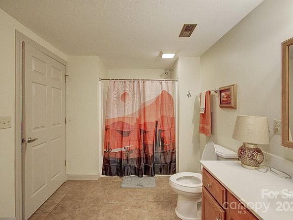 4th image of 319 Linda Vista Dr #B