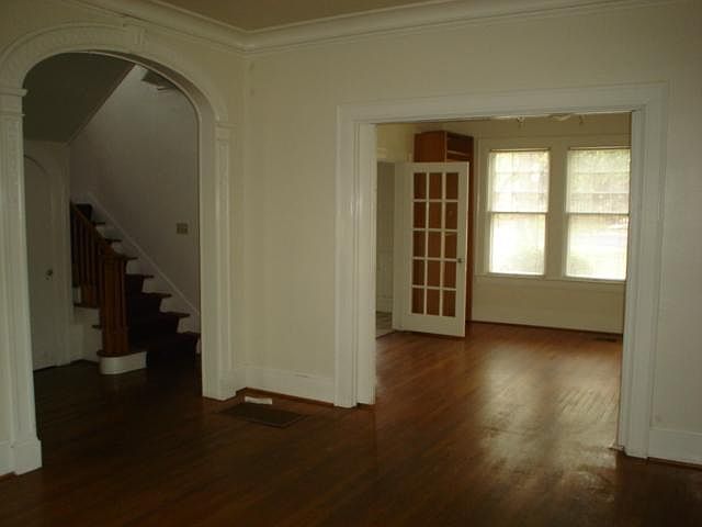 2nd image of 108 E 48th St