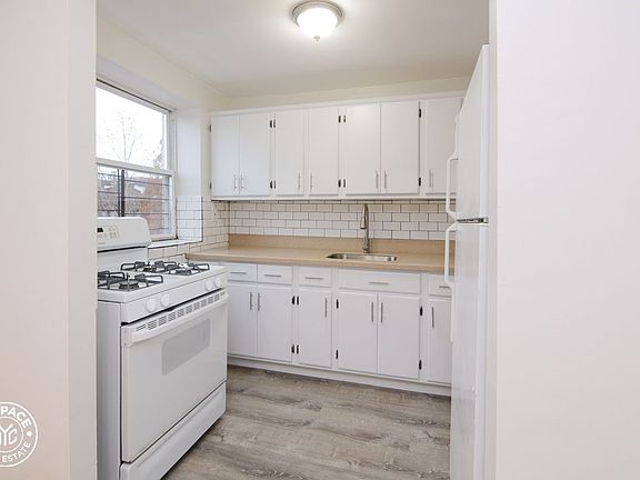 3rd image of 1635 Prospect Pl #3