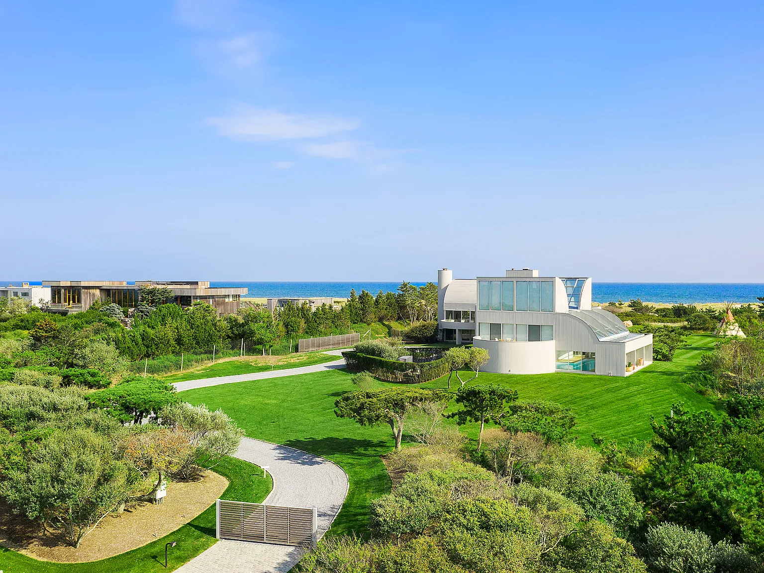 Oceanfront Oasis — Photo 2