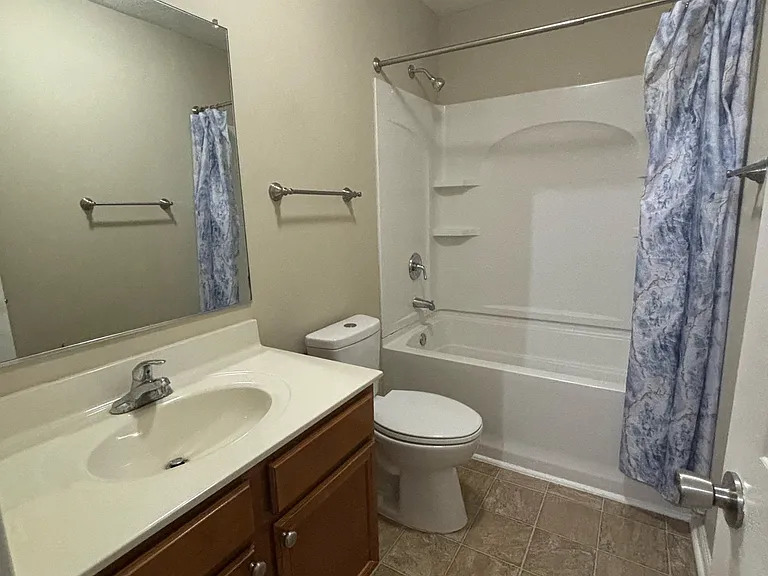 422 Kirkcaldy Ct #1 — Photo 19