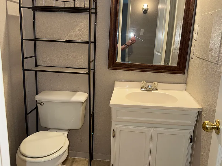 10609 Springwood Dr #D — Photo 16