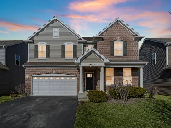 1032 Blazing Star St, South Elgin, IL 60177