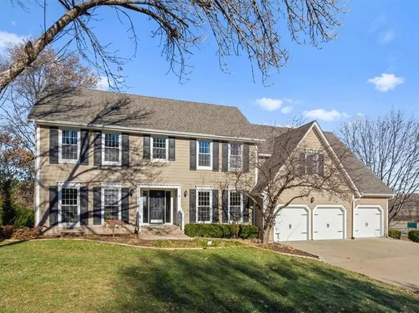 10124 W 119th Ter, Overland Park, KS 66213