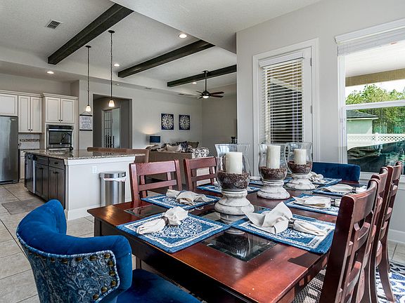 4th image of 648 Charter Oaks Blvd