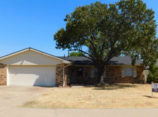 6721 SW Drakestone Blvd, Lawton, OK 73505