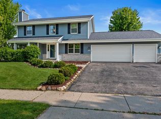 N164W20830 Glen Hill Dr, Jackson, WI 53037