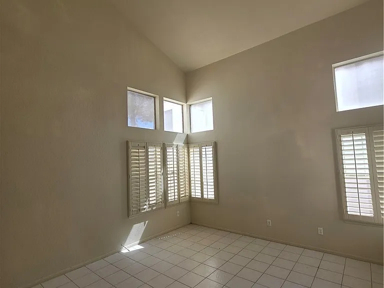 8008 Dover Shores Ave — Photo 52