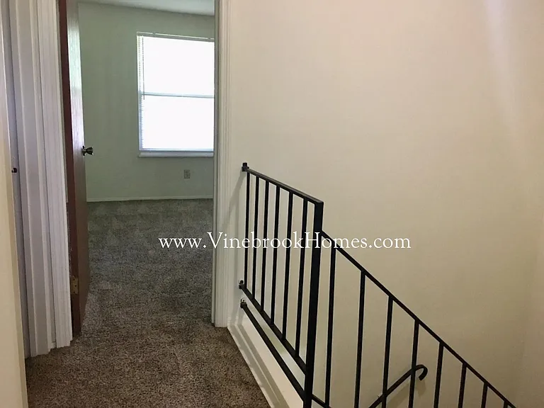8225 Schoolgate Dr — Photo 17